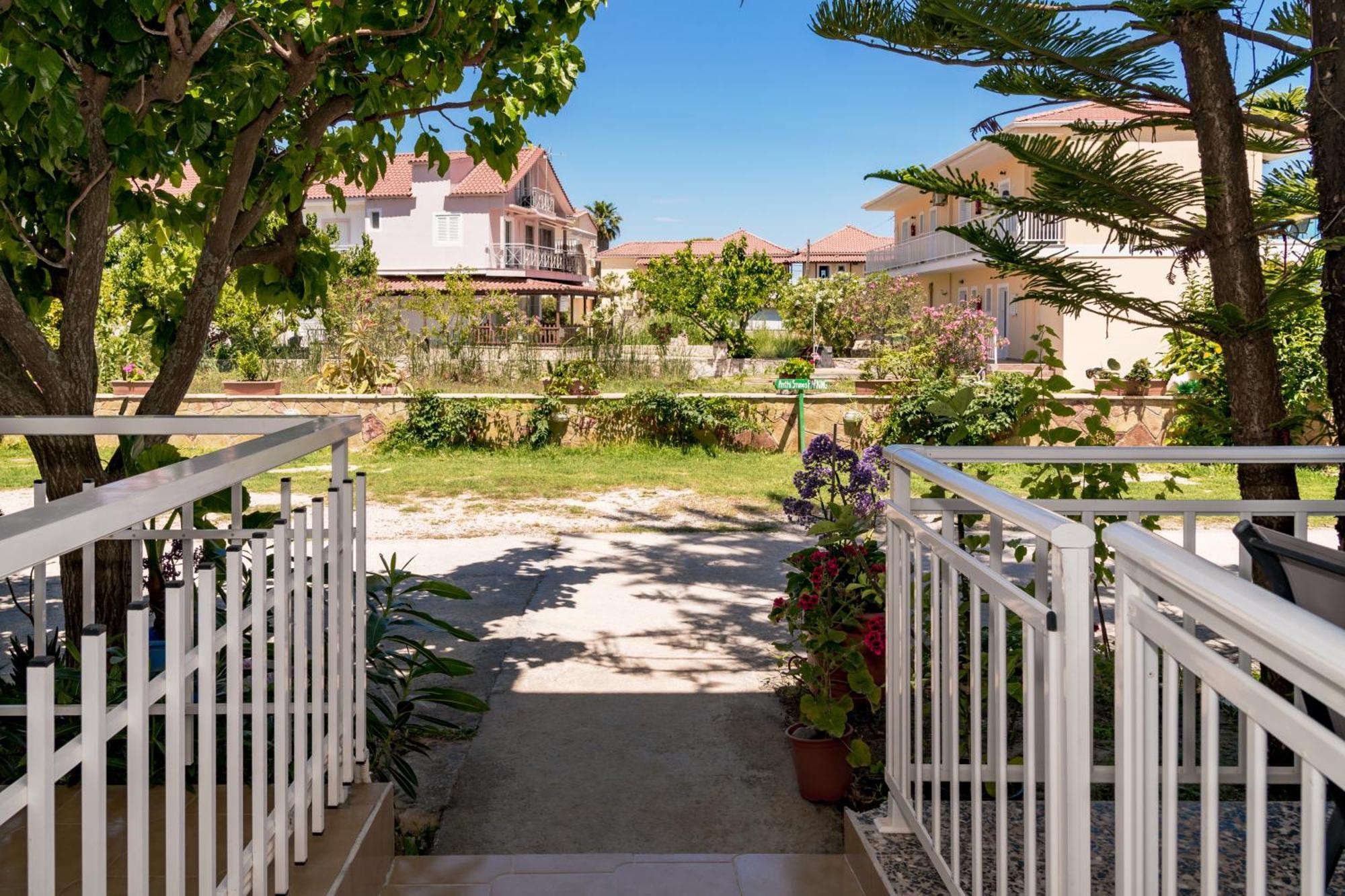 Anthi Studios & Apartments Alykes  Luaran gambar
